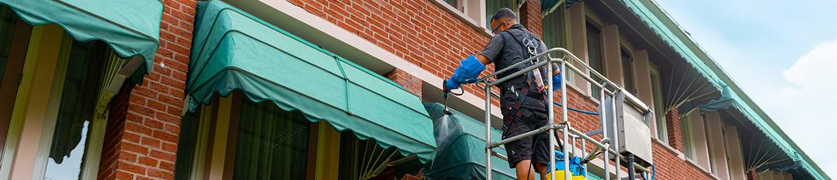 h_reiniging zonwering markiezen Friss Friss voor Zonwering reiniging van vervuilde markies markiezen schoonmaken water