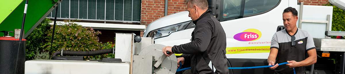 h_team samenwerking medewerkers reinigingsspecialisten verantwoord ondernemen materieel Friss voor Zonwering team samenwerking medewerkers reinigingsspecialisten verantwoord ondernemen materieel Friss voor Zonwering