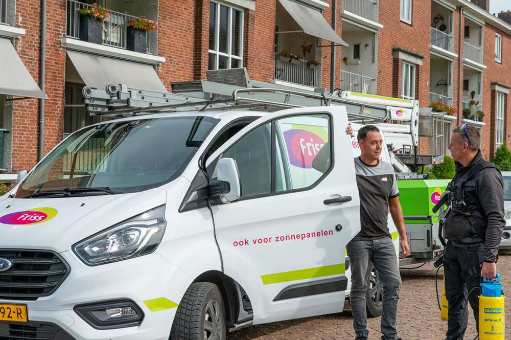 Friss voor Horeca mensen materialen zonwering reiniging