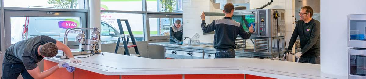 Friss voor Horeca reiniging onderhoud behandeling dieptereiniging grootkeuken dienstverlening horecaondernemers contract abonnement Friss voor Zonwering snelle offerte reiniging zonnescherm markies parasol rolluik zonnepanelen